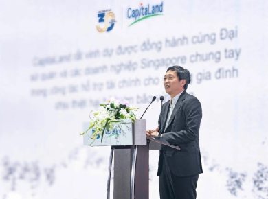 Ông Ronald Tay, tổng giám đốc của CapitaLand Development (Việt Nam), phát biểu tại tiệc tri ân.