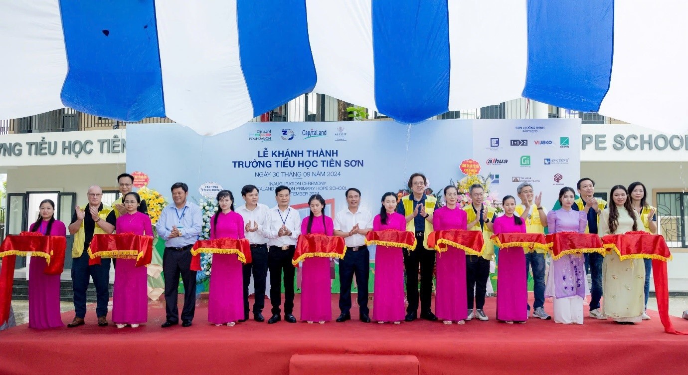 Lễ khánh thành dự án nâng cấp ngôi trường thứ năm trong khuôn khổ chương trình "Trường học CapitaLand Hy vọng" tại tỉnh Bắc Giang.